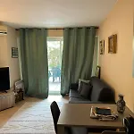 One-bedroom With A Cozy Terrace Beachfront, Center, Parking 멍똥