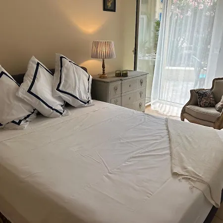 شقة One-bedroom With A Cozy Terrace Beachfront, Center, Parking *