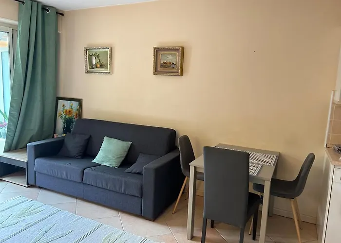 Apartment Vacation By The Sea